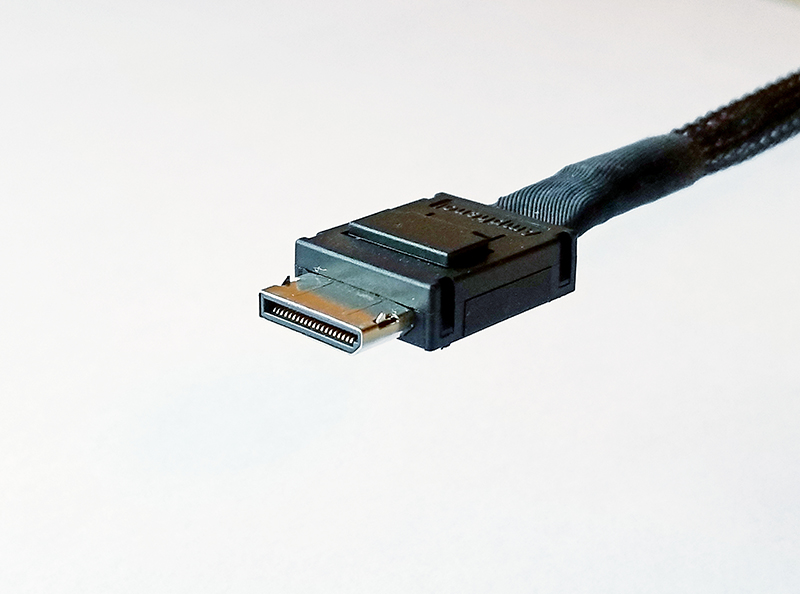 OCuLink PCIe SFF-8611 4i to OCuLink SFF-8611 SSD Data Active Cable w/PVC Cable Jacket 75cm LINKUP 