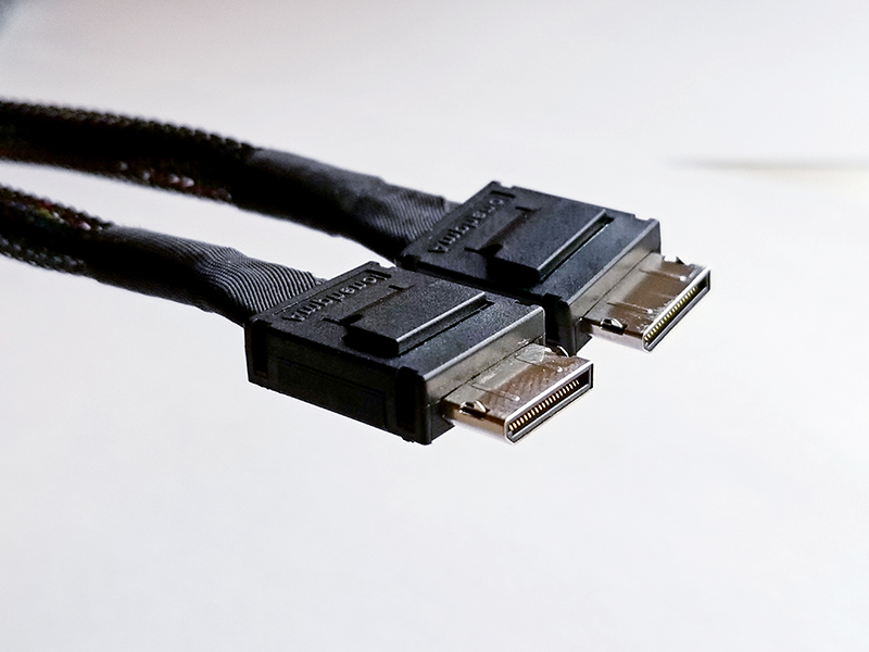 OCULink x4 42P (SFF-8611) to *2 OCULink x2 42P (SFF-8611) Cable 
